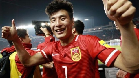 标题：亚运会B组沙特0-0伊朗，传控大战互交白卷