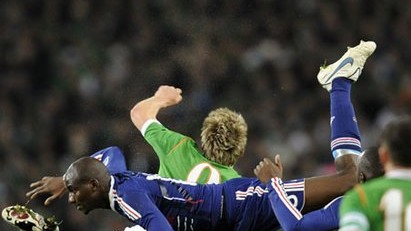 标题：法国2-1逆转爱尔兰 格列兹曼4分钟双响送东道主进八强